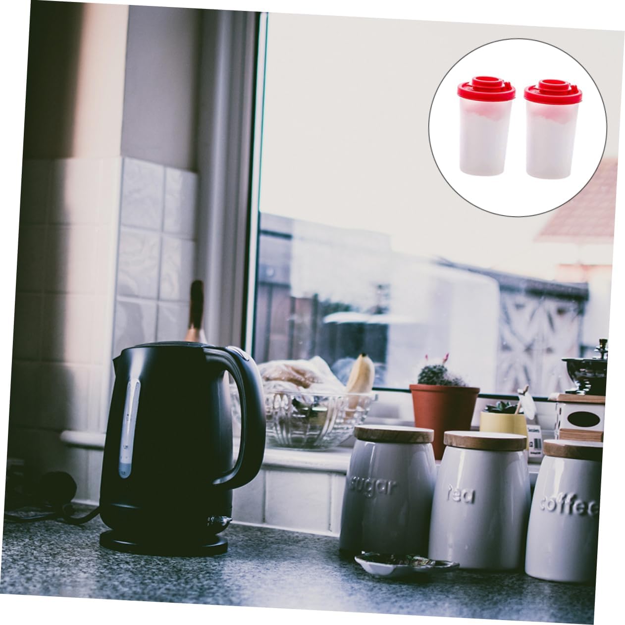 SHOWERORO 2Pcs Transparent Pepper Shakers for Kitchen and Camping