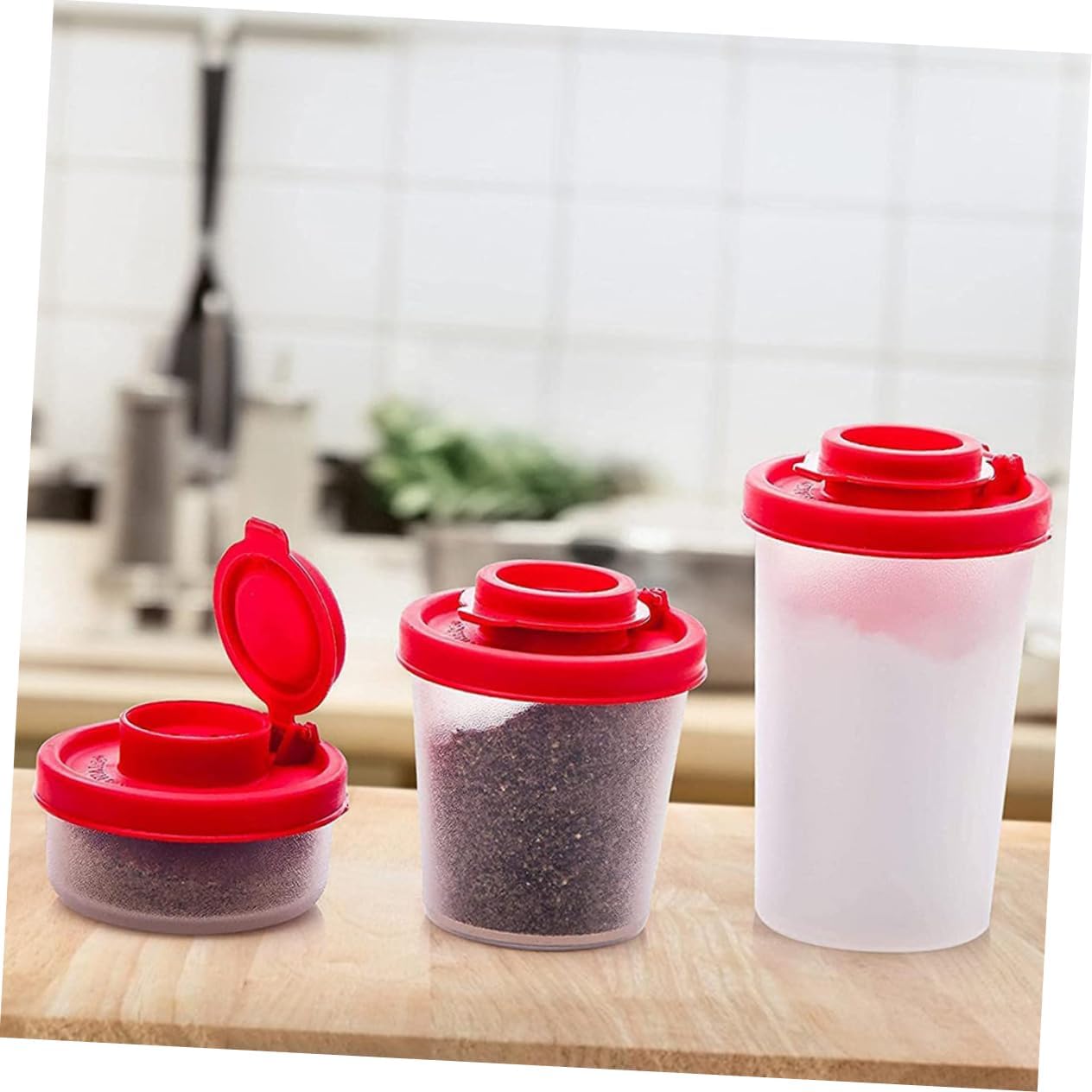 SHOWERORO 2Pcs Transparent Pepper Shakers for Kitchen and Camping