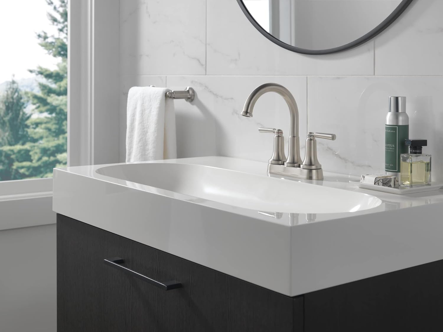 DELTA 73508-SS Saylor Towel Bar Stainless 1